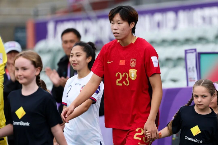 世界杯直播软件-花开两朵，同心逐梦——双胞胎姐妹邵子钦、邵子嘉的这些年|邵敏|足球|女足亚洲杯|巴西女足|中国女足_新浪体育_新浪新闻